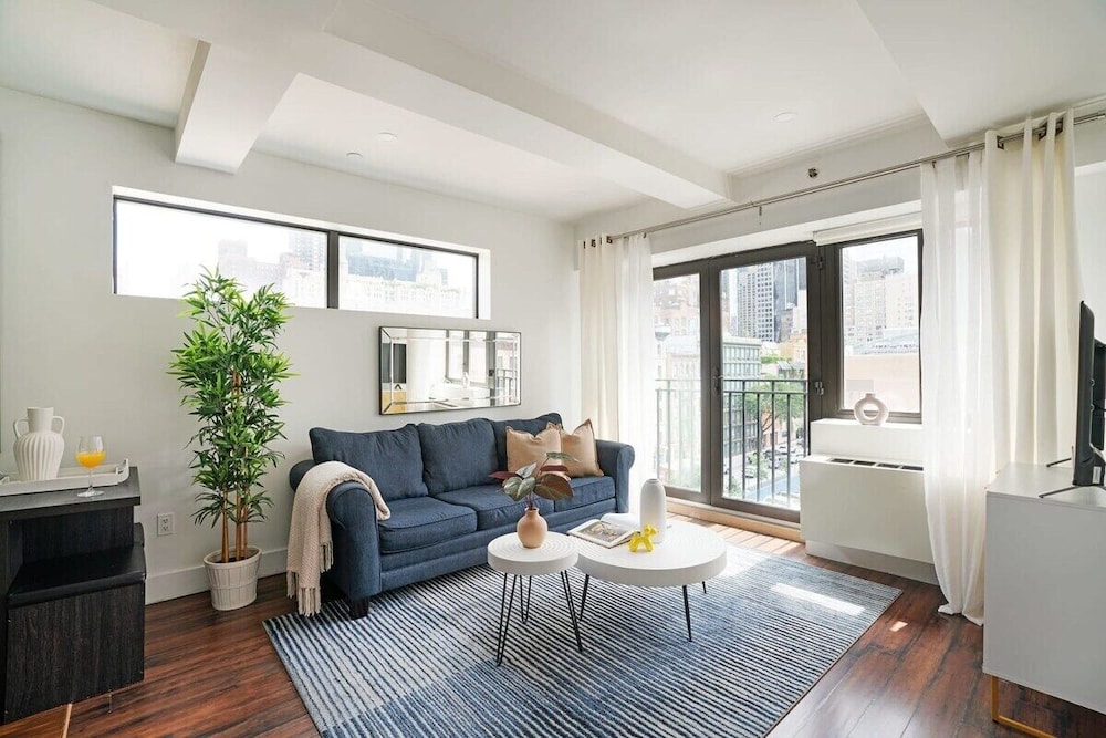 809 Midtown Apartments