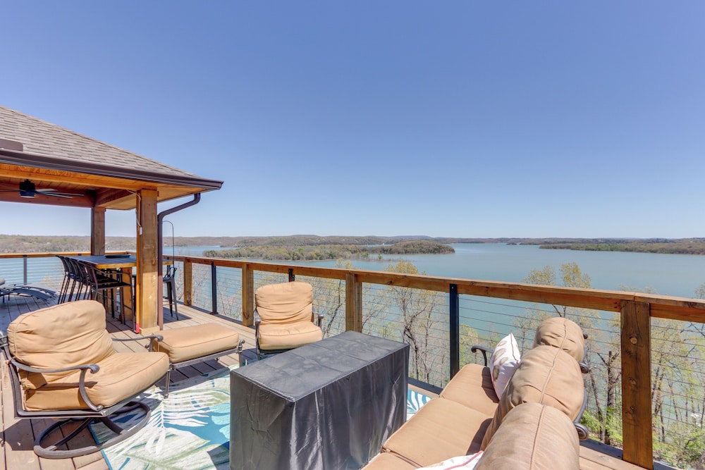 The Best Views on Beaver Lake! Home w/ Deck & BBQ