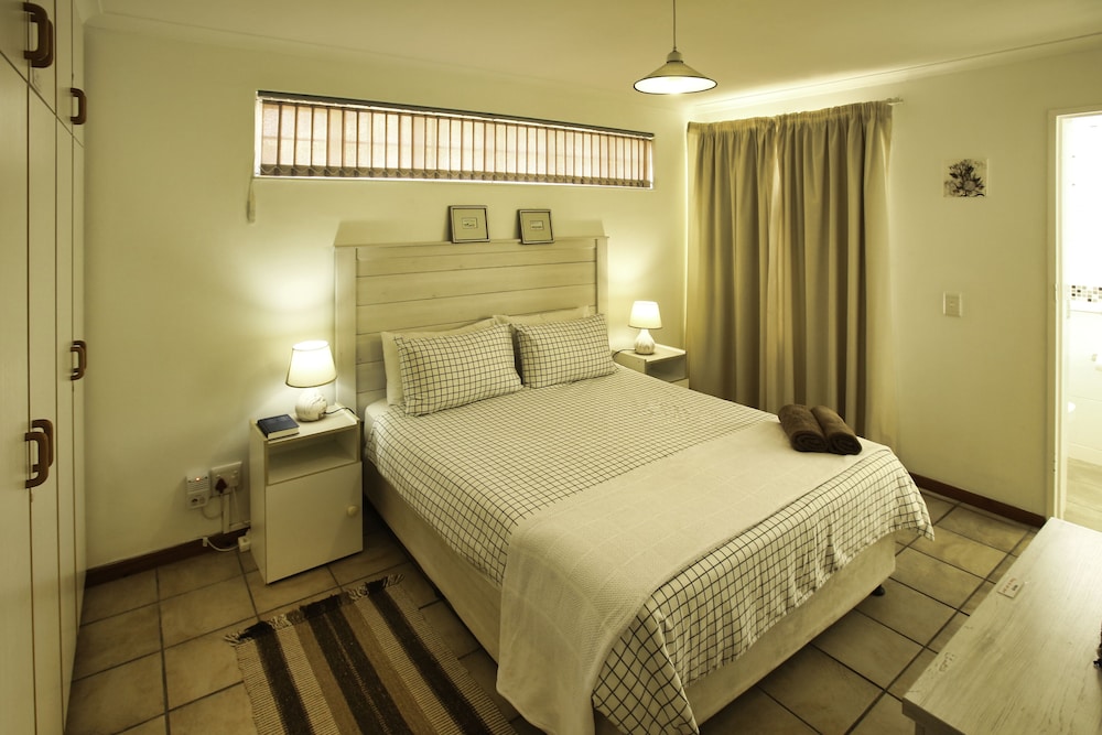 Top Deck Langebaan 6-sleeper view 4