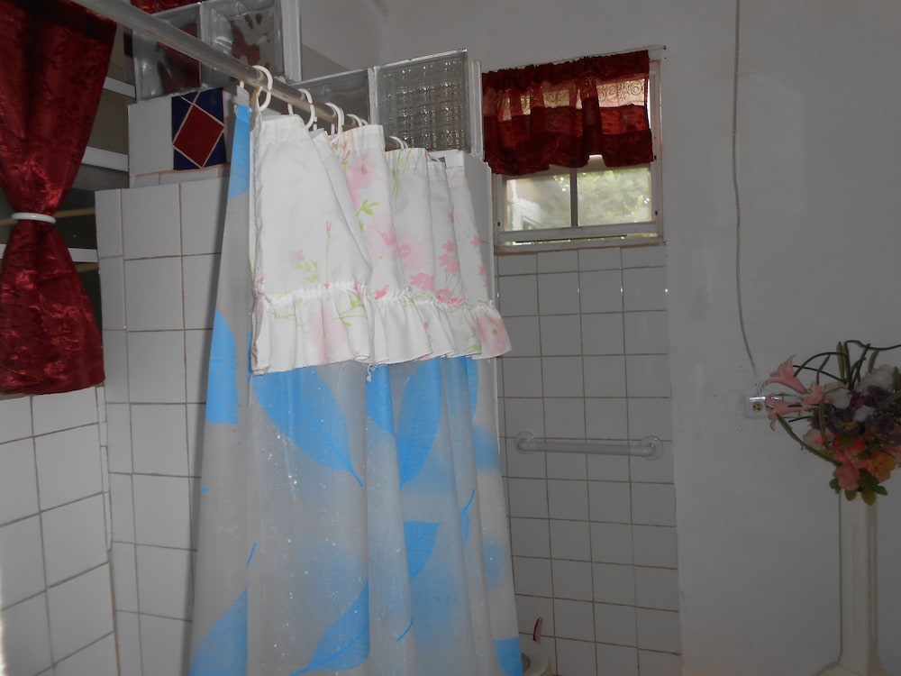 JO J'S Hostel