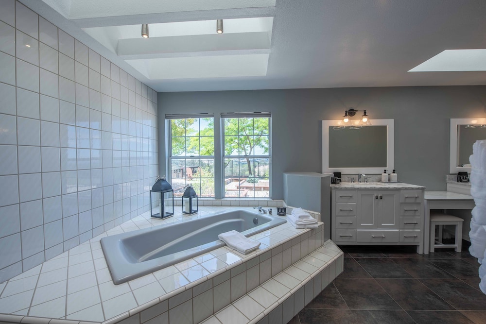 Nauti By Nature 3 Bedroom Home