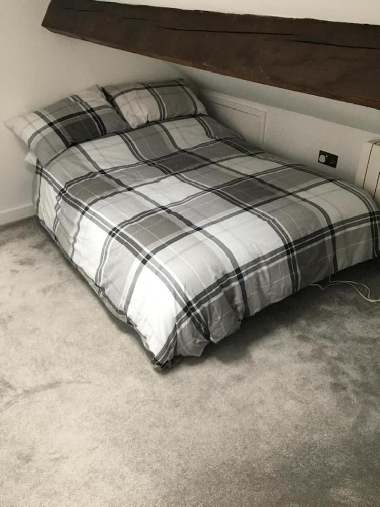 Apartmentsleeps8-wifi-famillyfriendly-citycentre