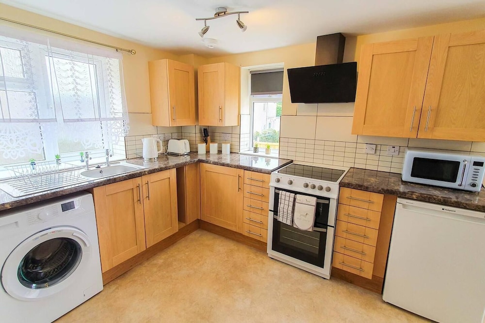 Captivating 1-bed Apartment in Stroud view 5