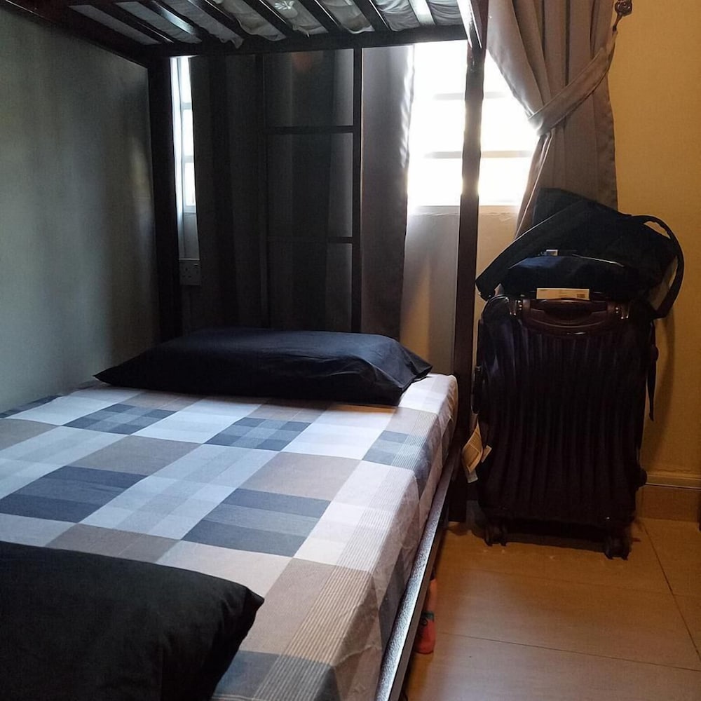 HOOD - Hostel