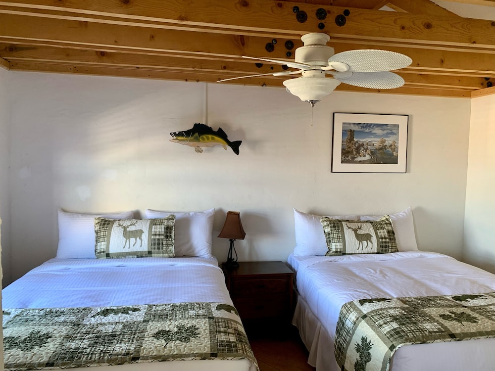 Tioga Lodge At Mono Lake view 3