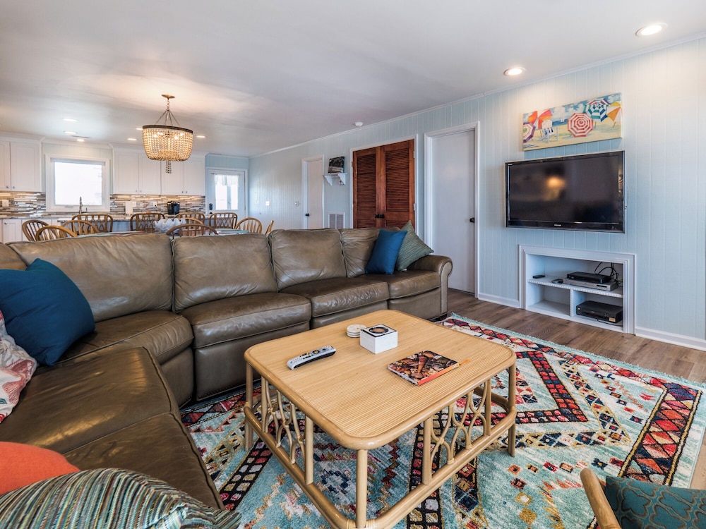 Polly's Place by Topsail Realty