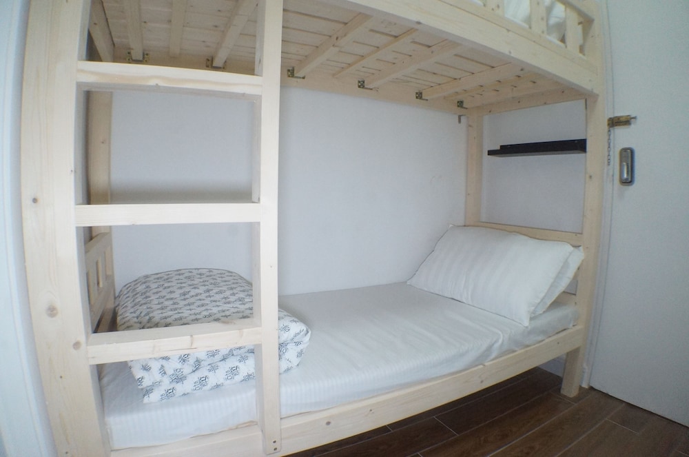 Tung Wo Guest House