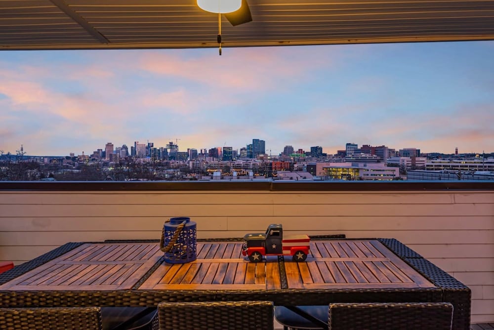 Nashvegas 13 Beds Rooftop Views Mins to Broadway