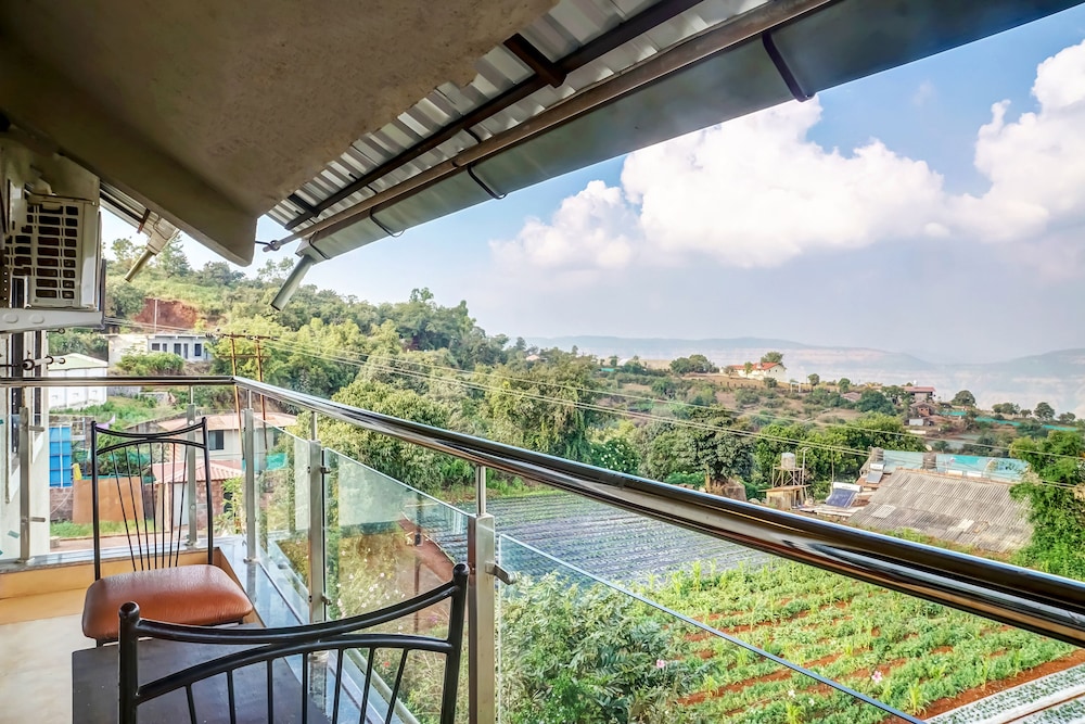 OYO 11898 Hotel Vhyomaan