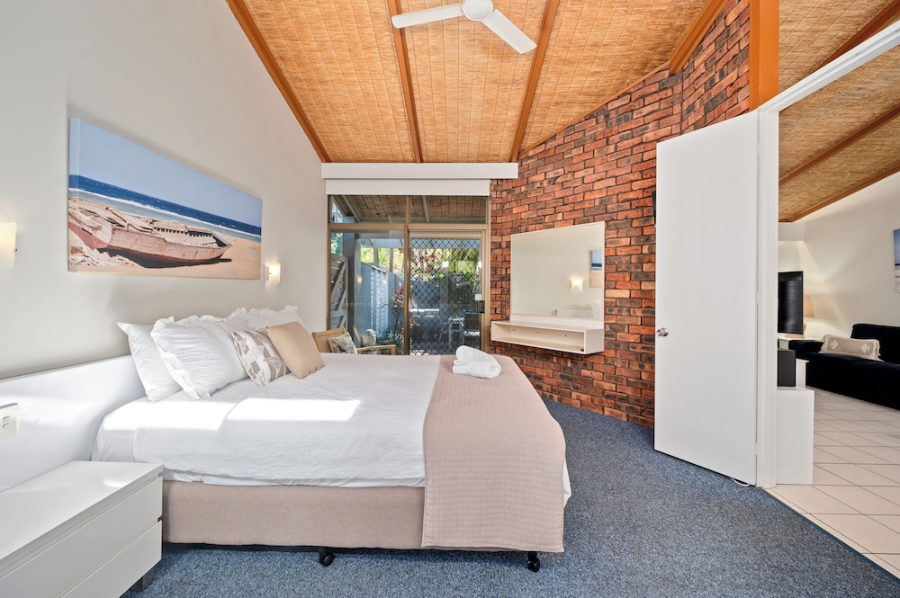 Nautilus Beach Resort by Charlesworth