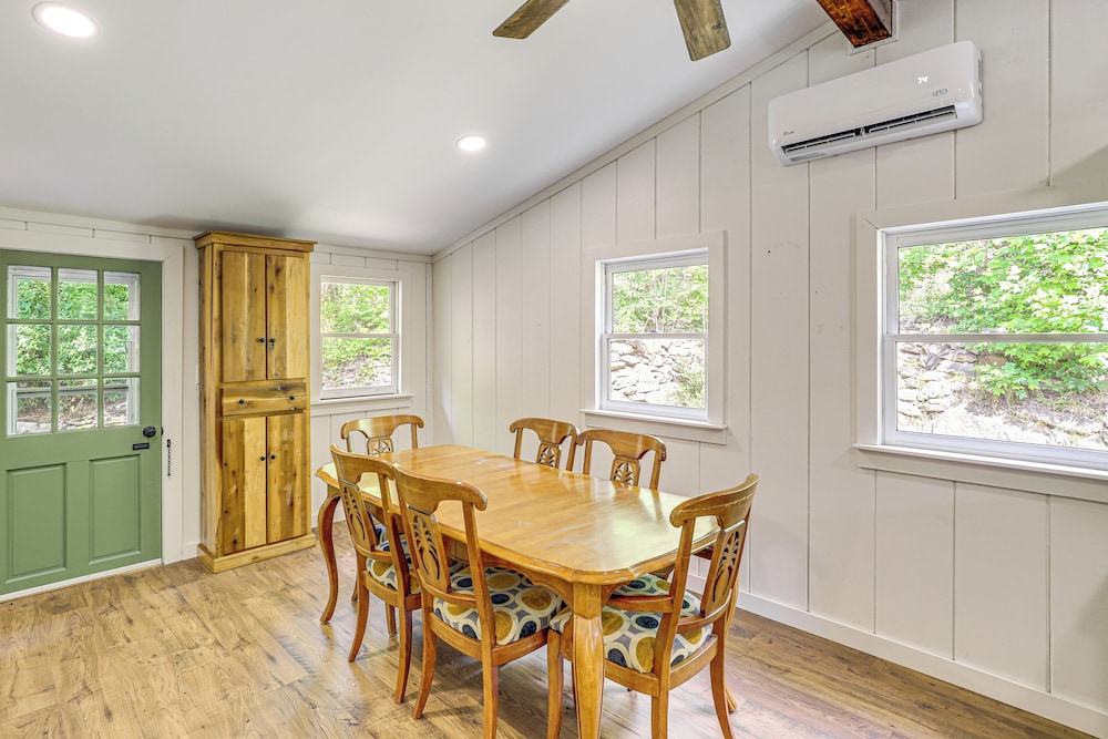 On-site Pond & Creek: Serene Cabin by Caesars Head