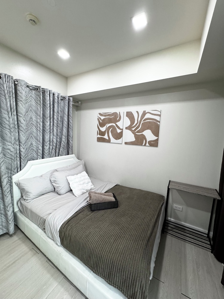 AZURE URBAN RESIDENCES STAYCATION