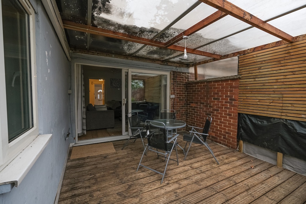Modern 4 Bedroom Hse Garden in Feltham