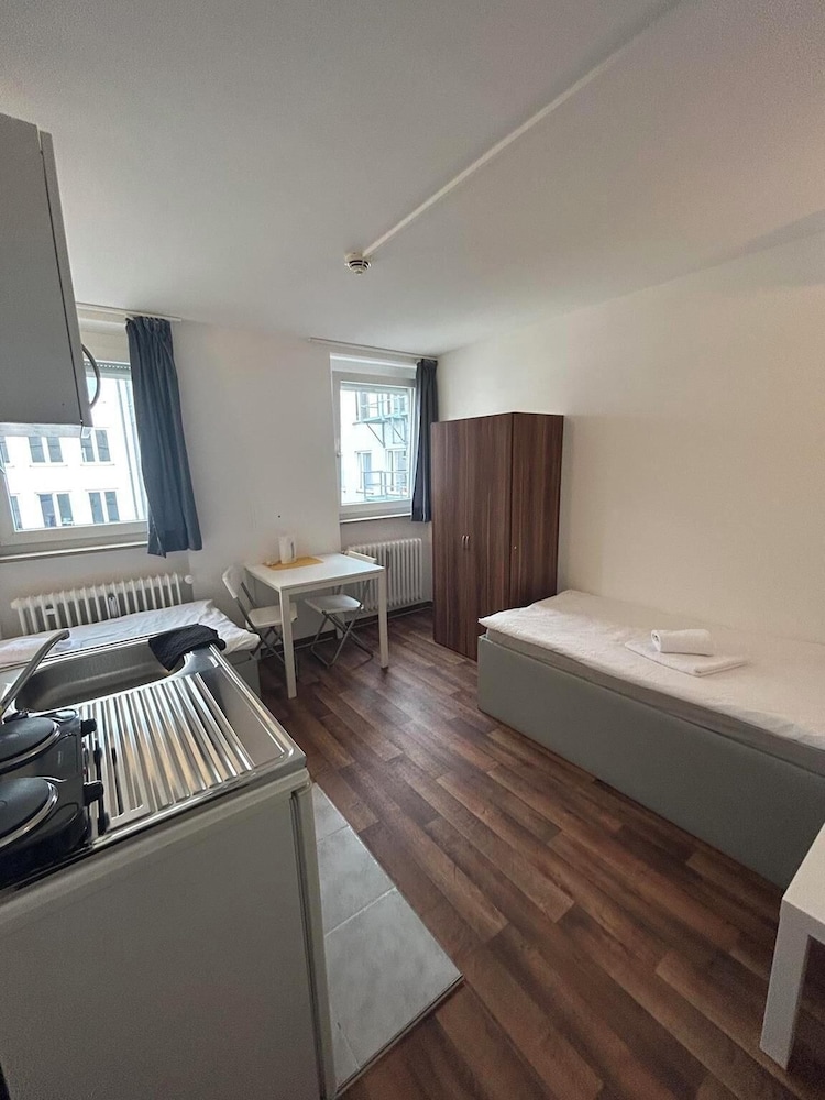 2-Rent Group Hostel Apartments SEN14