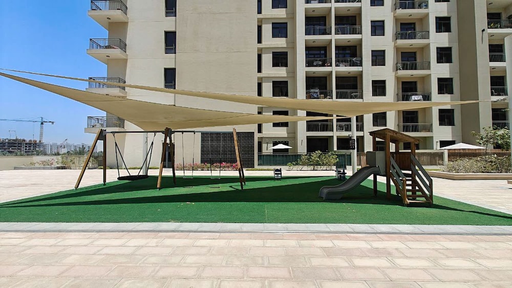 Stunning 1 BR With Pool View in Rawda Apartments
