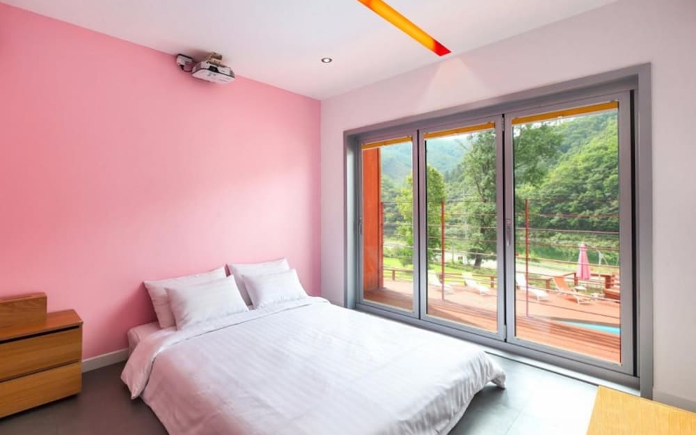Hongcheon Village 736 Pension view 3