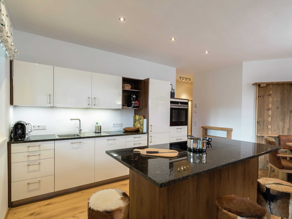 Luxury Apartment in Salzburg With Terrace view 5