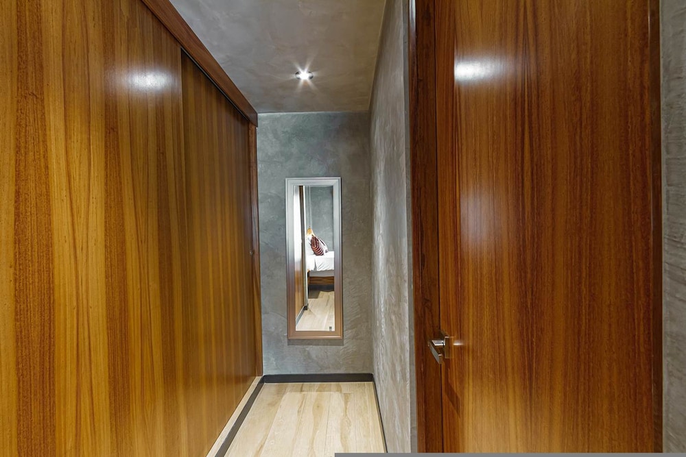 Spacious Apartment With Terrace and Rooftop Pool