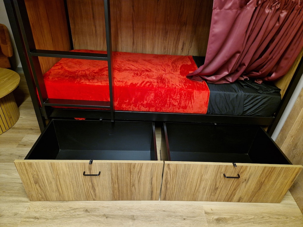 Velvet Hostel Business