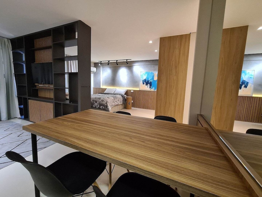 Riverside Residence