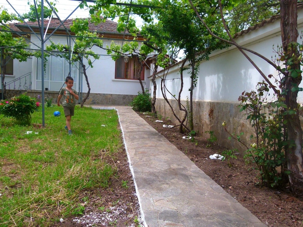 Photo 32