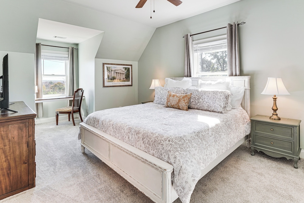 Summerville Historic Bungalow w/ Hot Tub