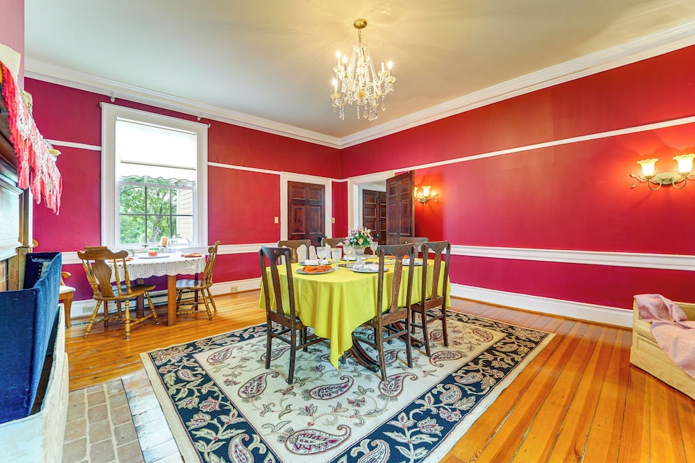 Historical 30-acre Retreat in Virginia!