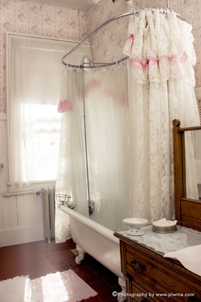 Cliff Crest Bed & Breakfast