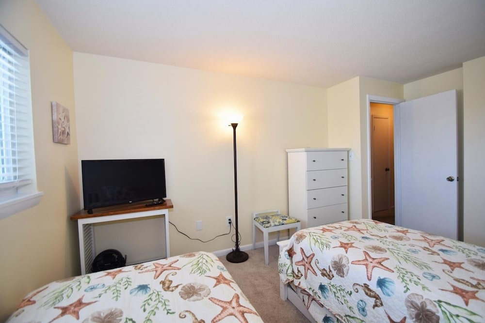 Thunder Island 132c 2 Bedroom Home by RedAwning view 3