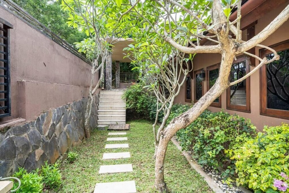 Aomi Villa