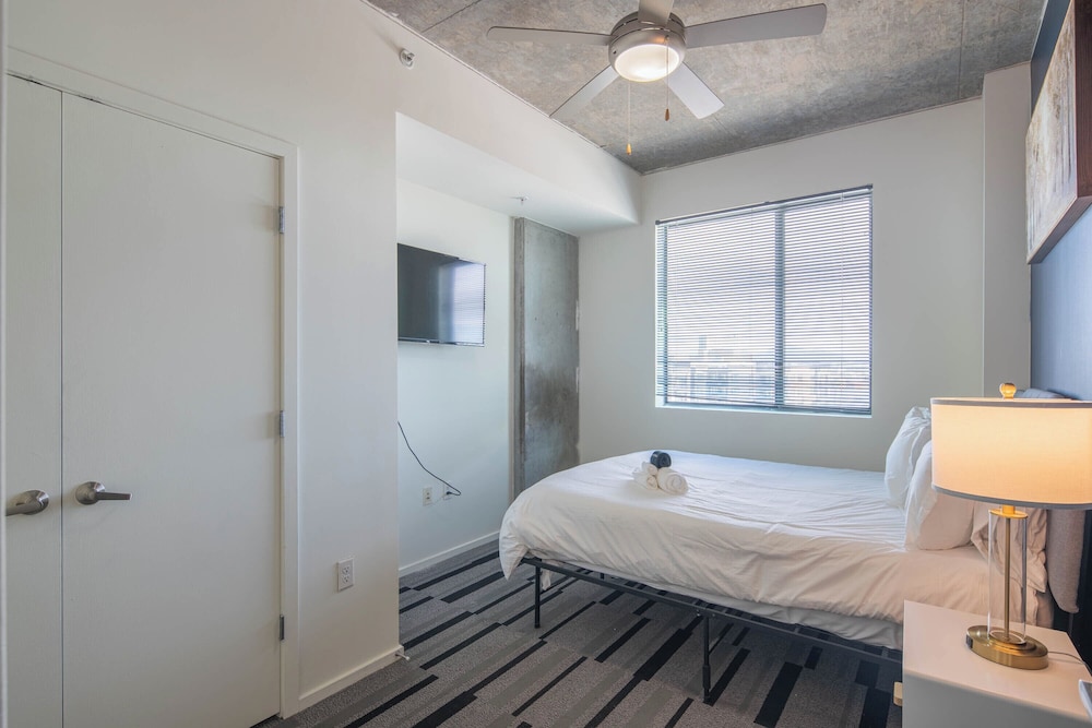 ROVE LIVING/KL - Roosevelt Point