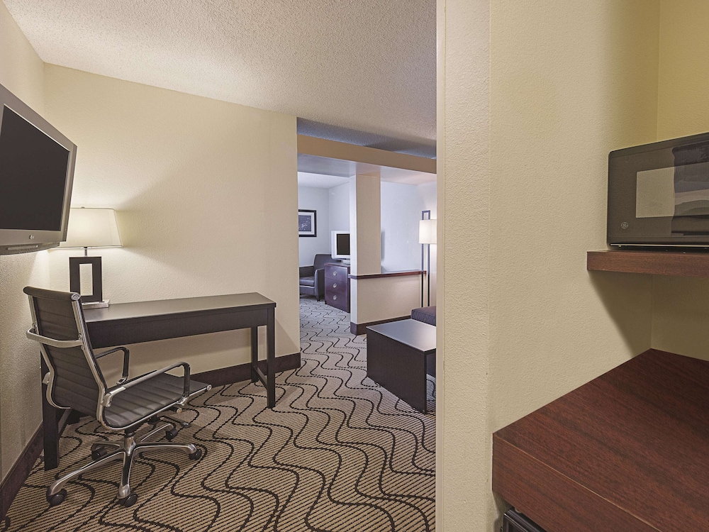 La Quinta Inn Suites by Wyndham Central Point - Medford - Property Image 21