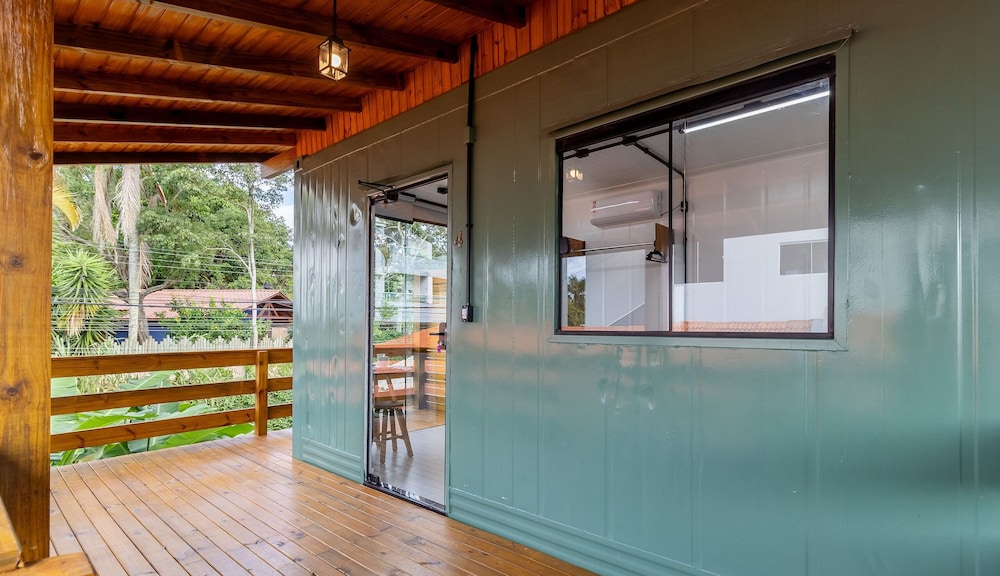 Beautiful and Practical Studios in Lagoa da Conceicao - JAS