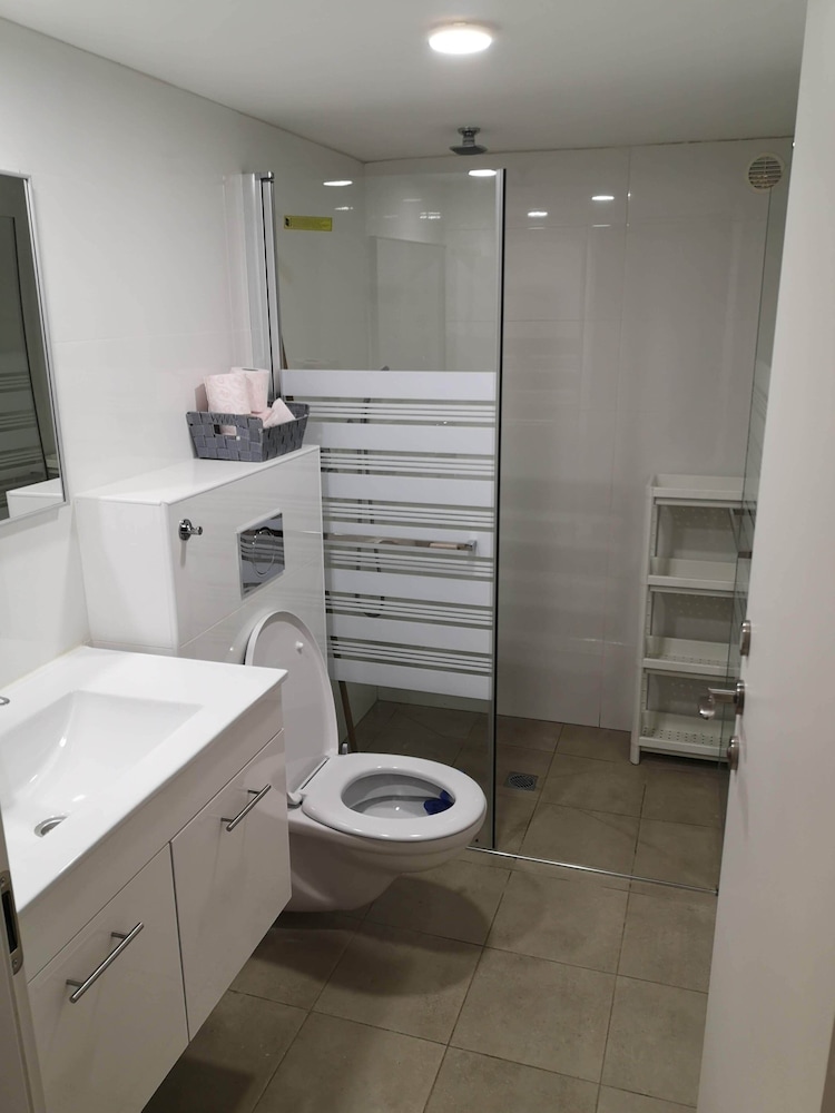 Allenby 2 Bed & Breakfast