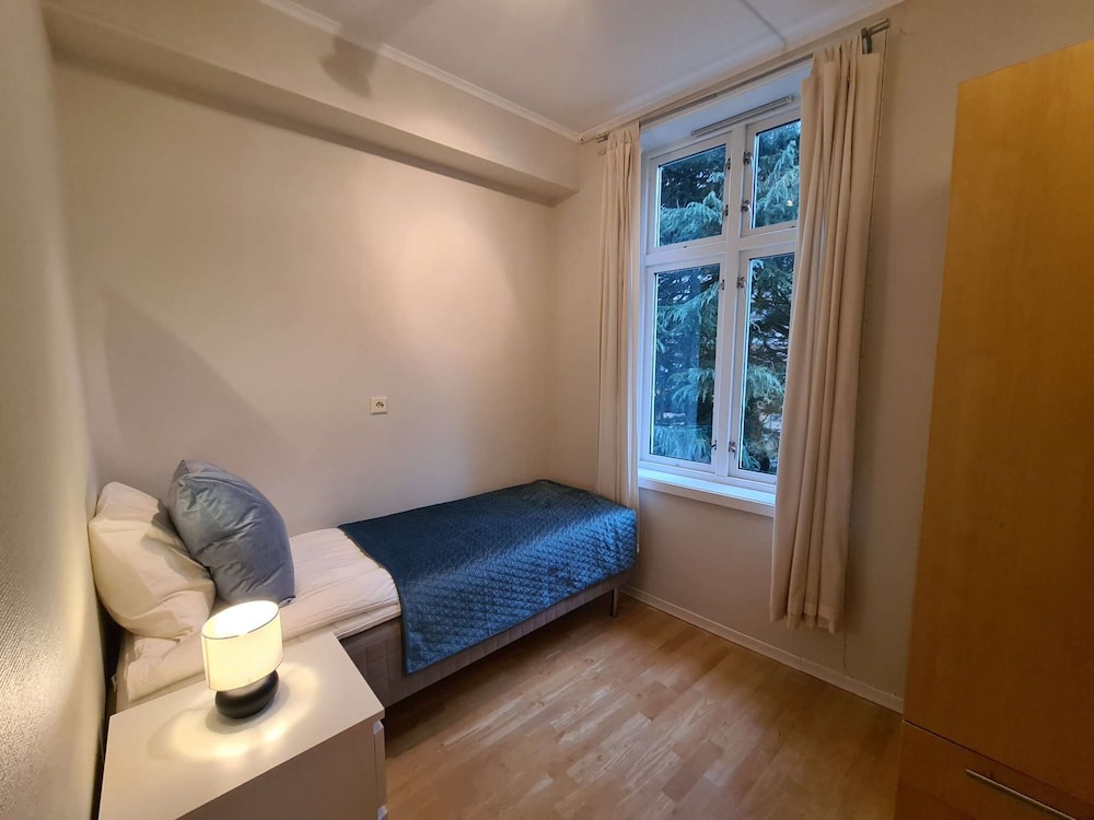 Beautiful 2-bedroom In City Center, With Balcony and Free Parking view 4