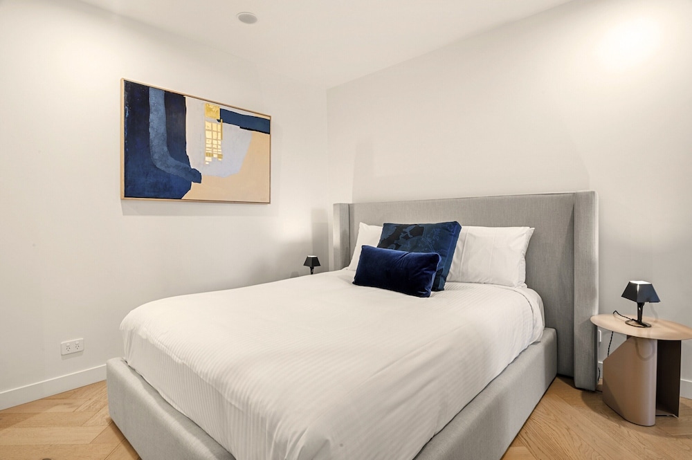Bright 2-bed Apartment in Fitzroy's Heart