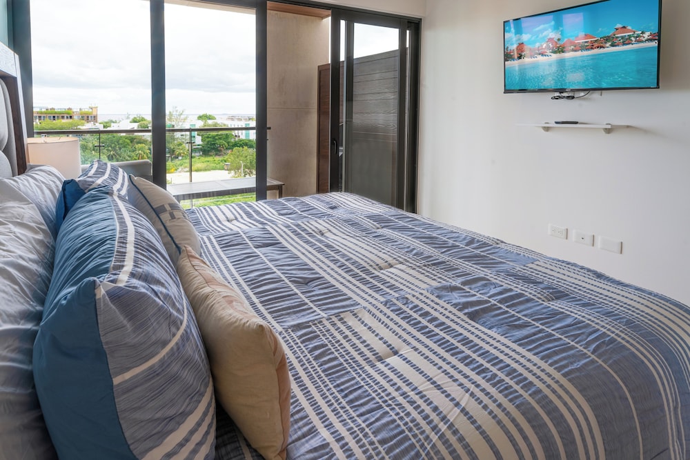 2 BR Condo - Rooftop Pool At Ipanema 504