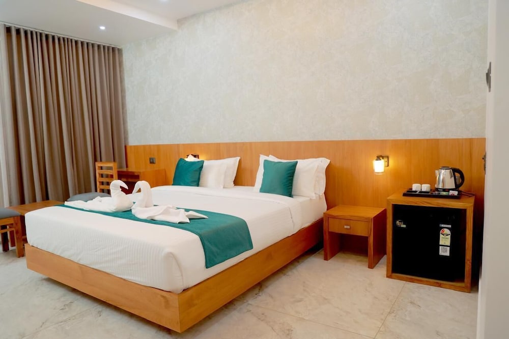 Palm Wave Beach Resort