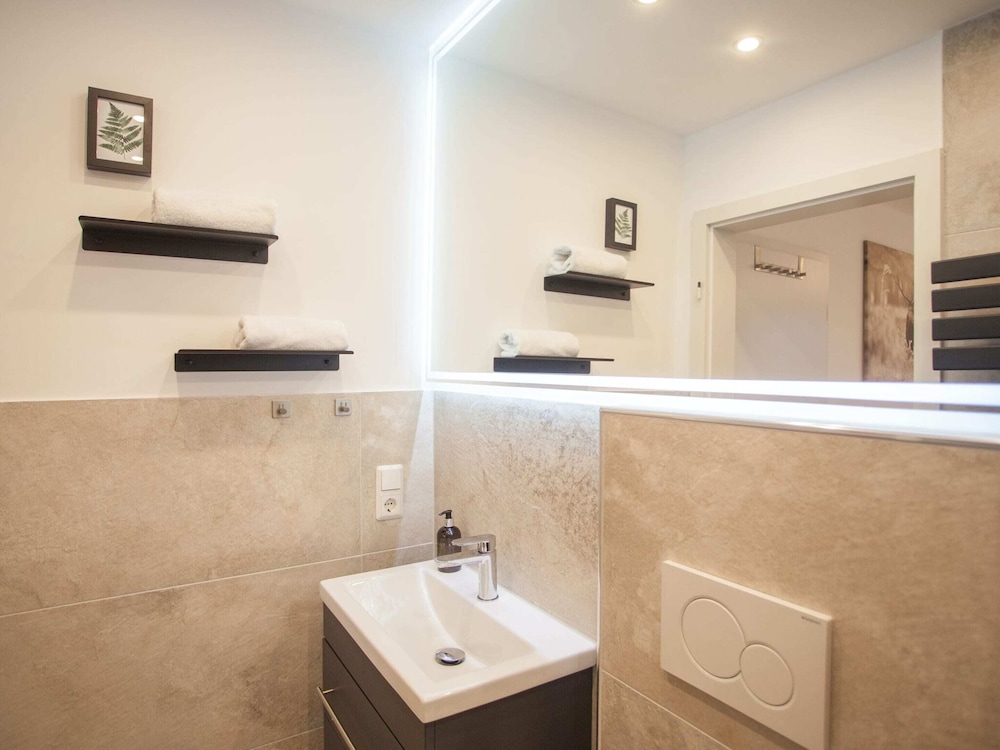 Studiowohnung bei Winterberg mit Terrasse en Winterberg — bathroom