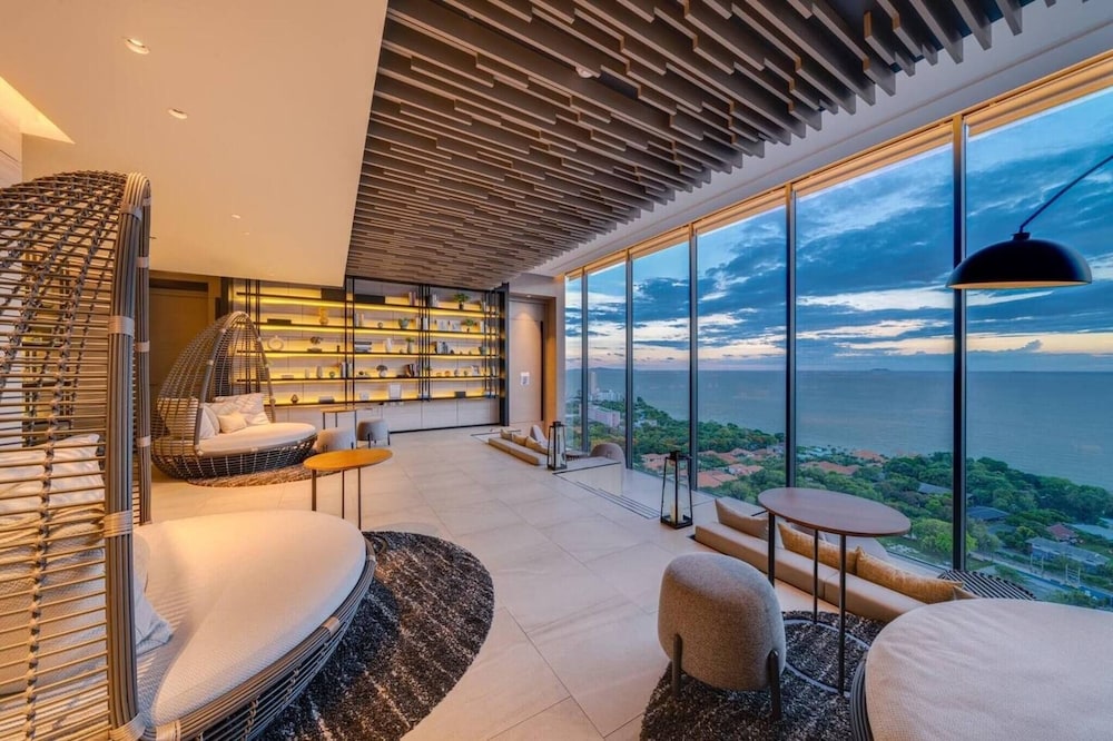 Sea View 2 Bed Room Luxury - Perfect Location