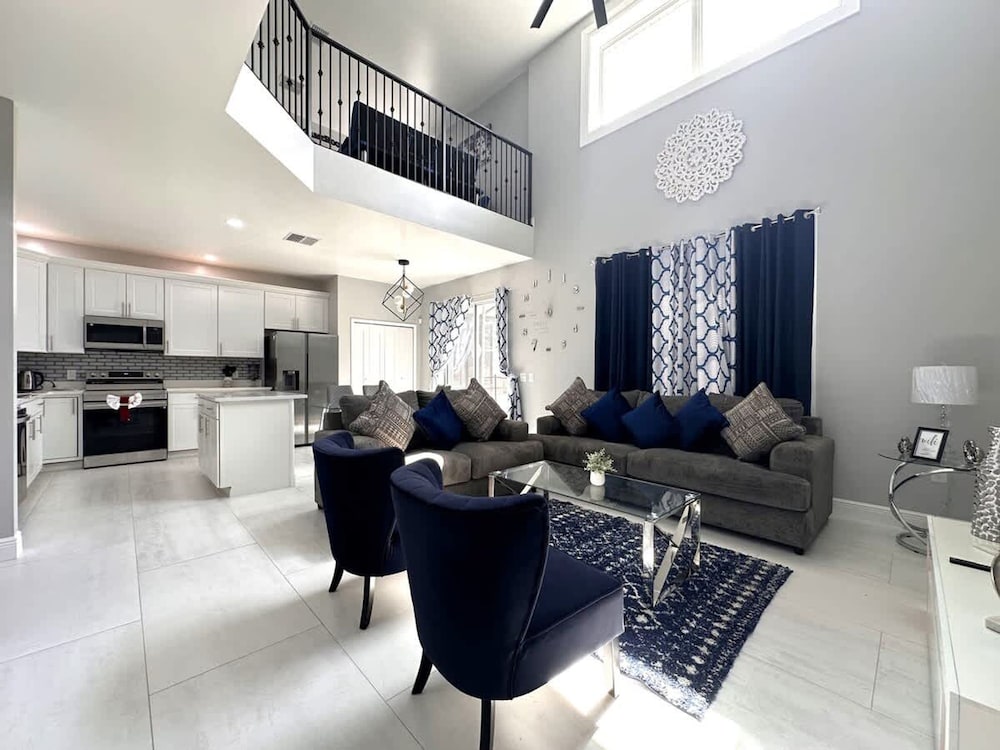 Luxury Villa Near Disney 6 Bd Home With Private Pool and Resort
