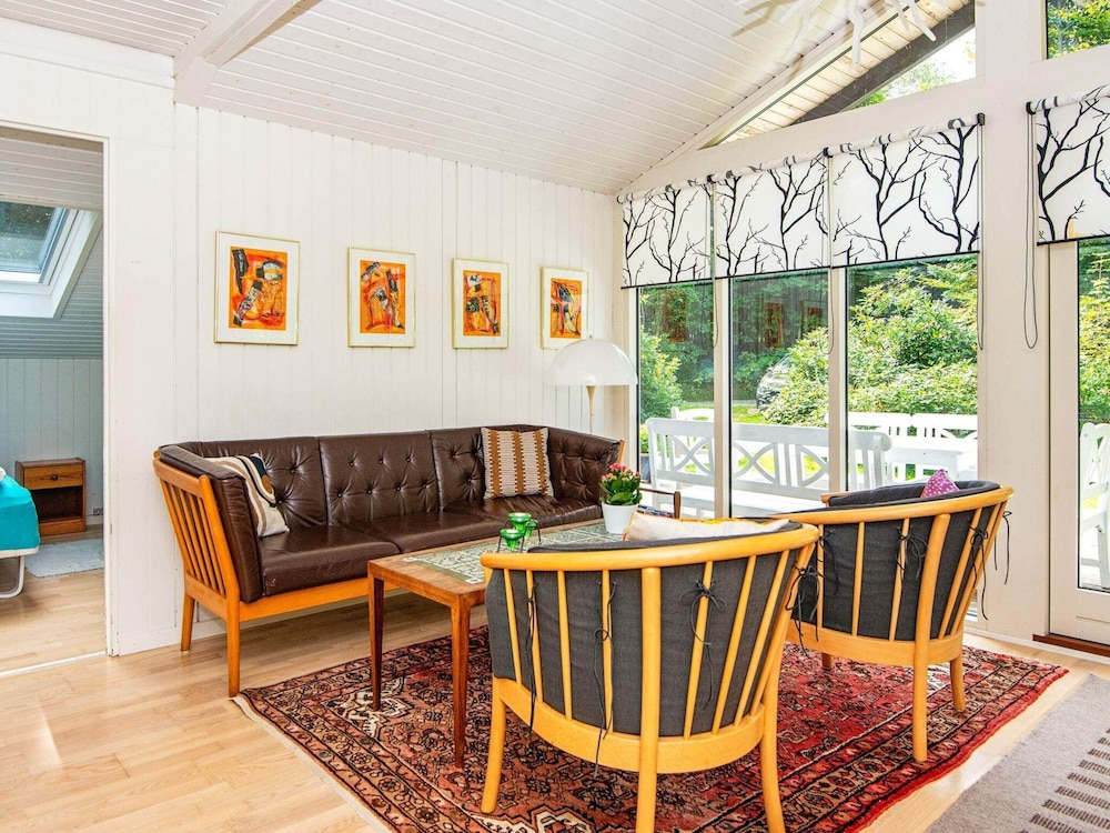 Tranquil Lakeside Retreat in Ry-by Traum view 3