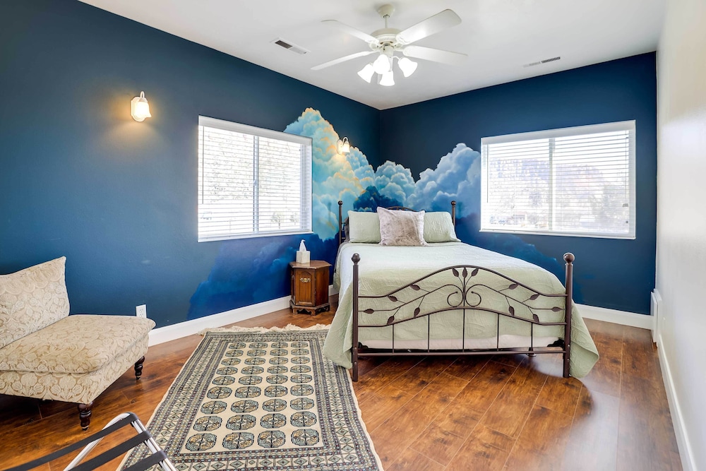 Spacious Hildale House w/ Large Deck! view 4