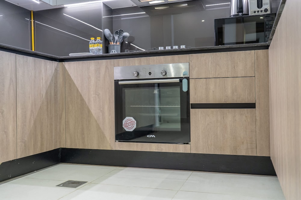 Lovely and Spacious 1 BR in Divine Residences