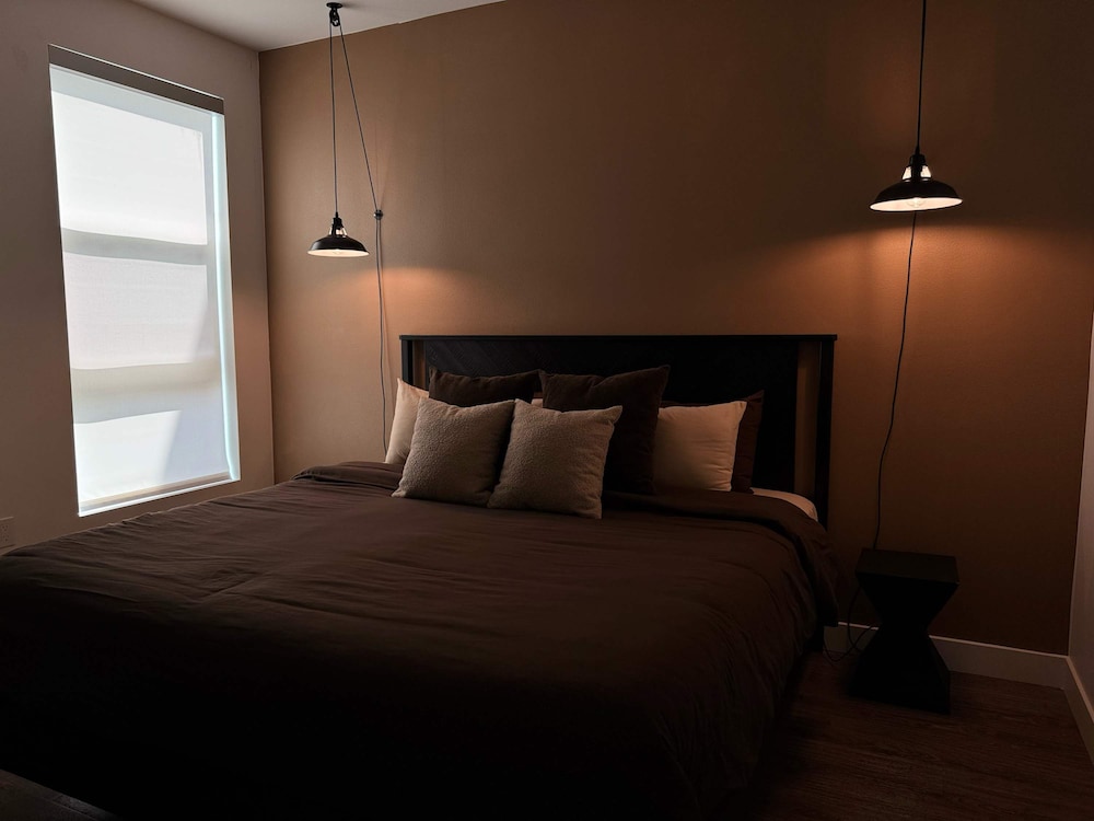 Luxury Stay Near Disneyland Pool Gym Free Parking