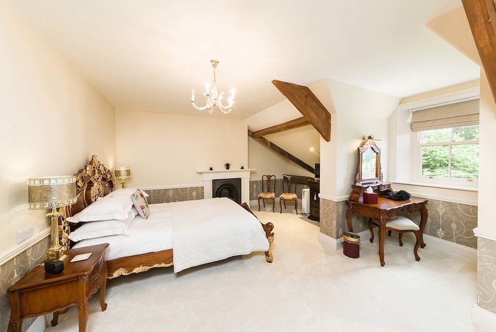 West Layton Manor