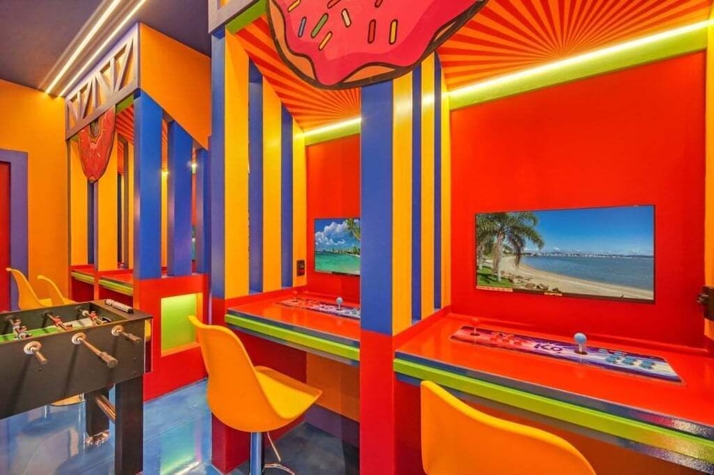 Everyone's Family Fun Home, Slides In Kids Rooms 10 Bedroom Villa