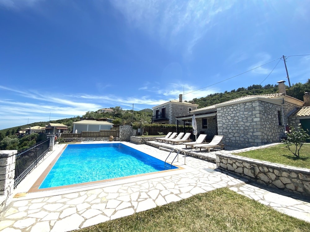 Executive Villa Scorpidi With Private Pool photo 5