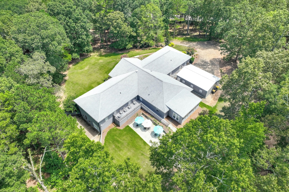 Ideal for Reunions & Retreats: Brooks Getaway!