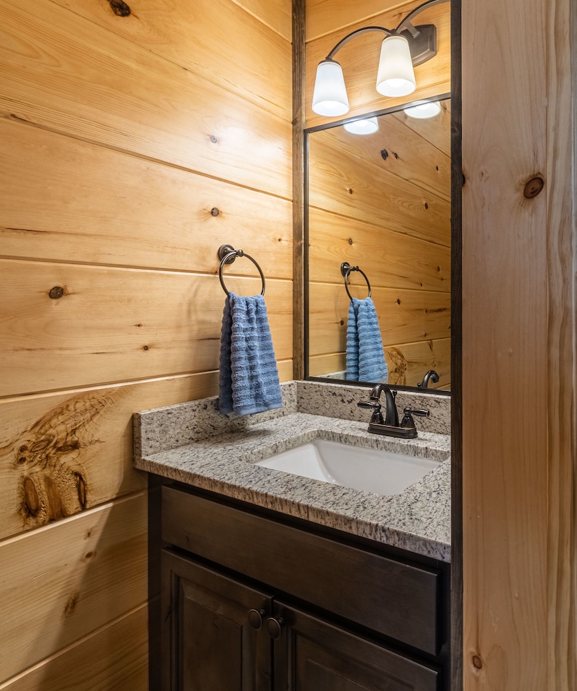 Serene Mountain Retreat 3BR Haven in Gatlinburg